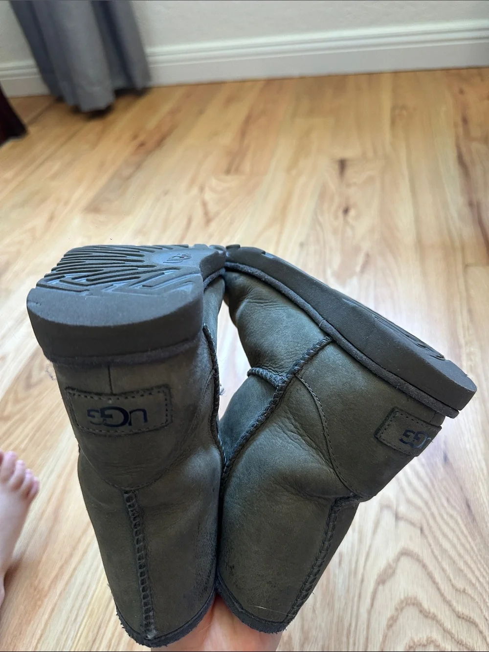 UGG Short Shearling Boots - Charcoal Gray